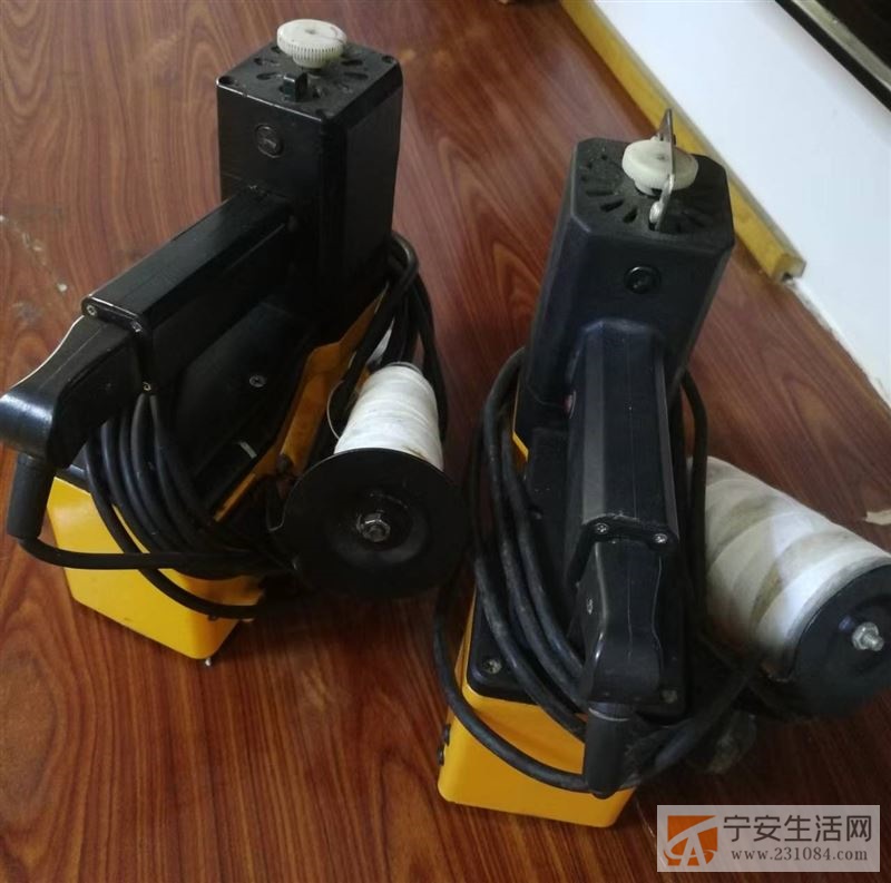 手提封包机4台