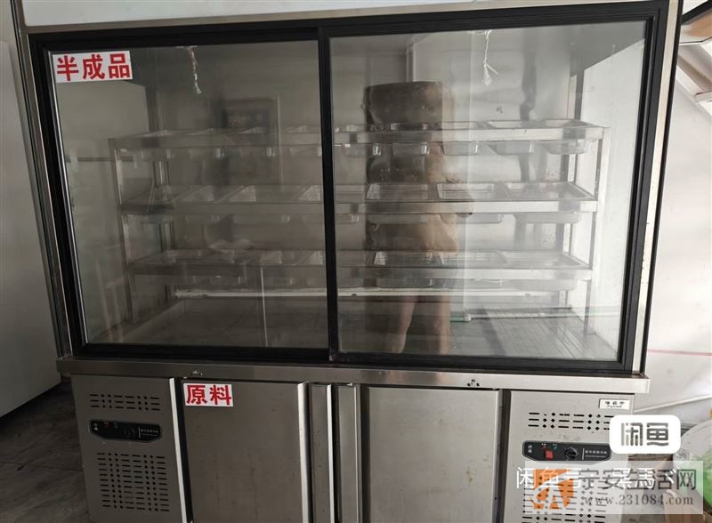 二手麻辣烫展柜.饮料柜，桌椅，蒸饭柜，刨肉机